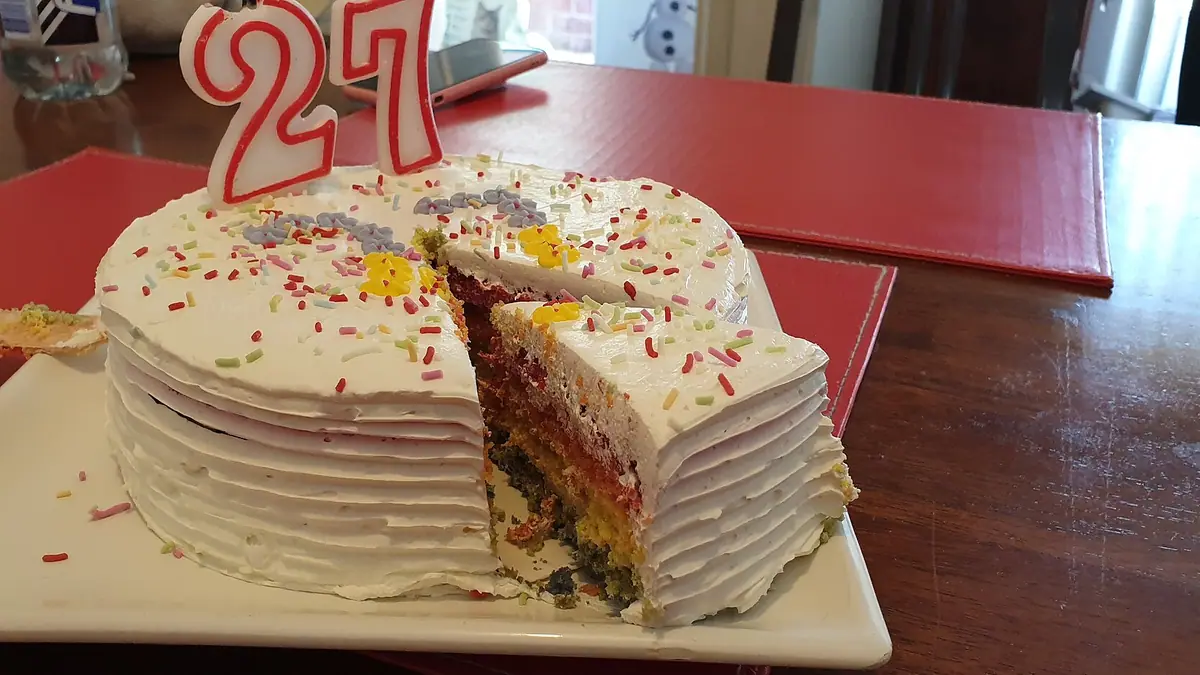 Cakes and Shakes – cake shop in Kilsyth town centre